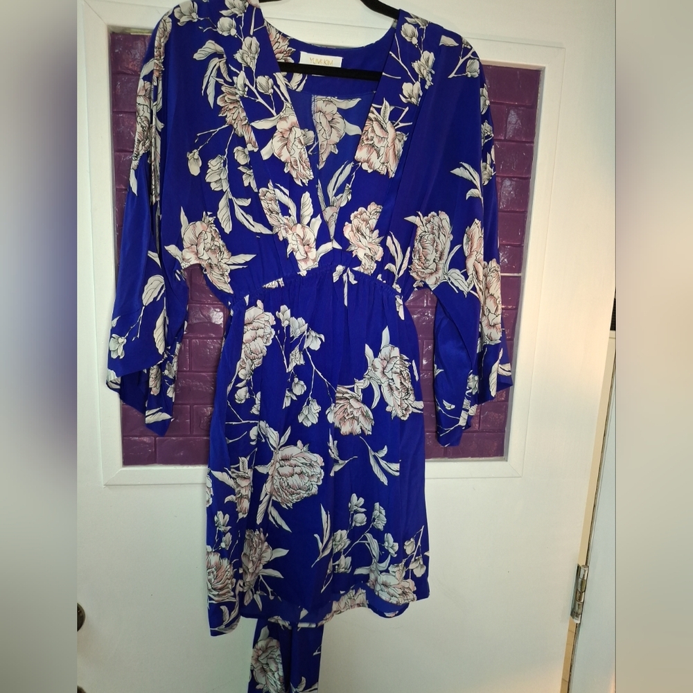 Yumi Kim Blue Floral 100% Silk Kimono Sleeve Size Small